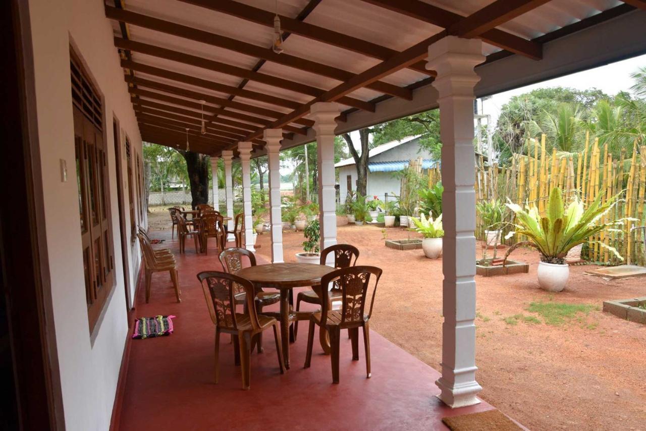 Dula Lake Resort Anuradhapura Exteriör bild